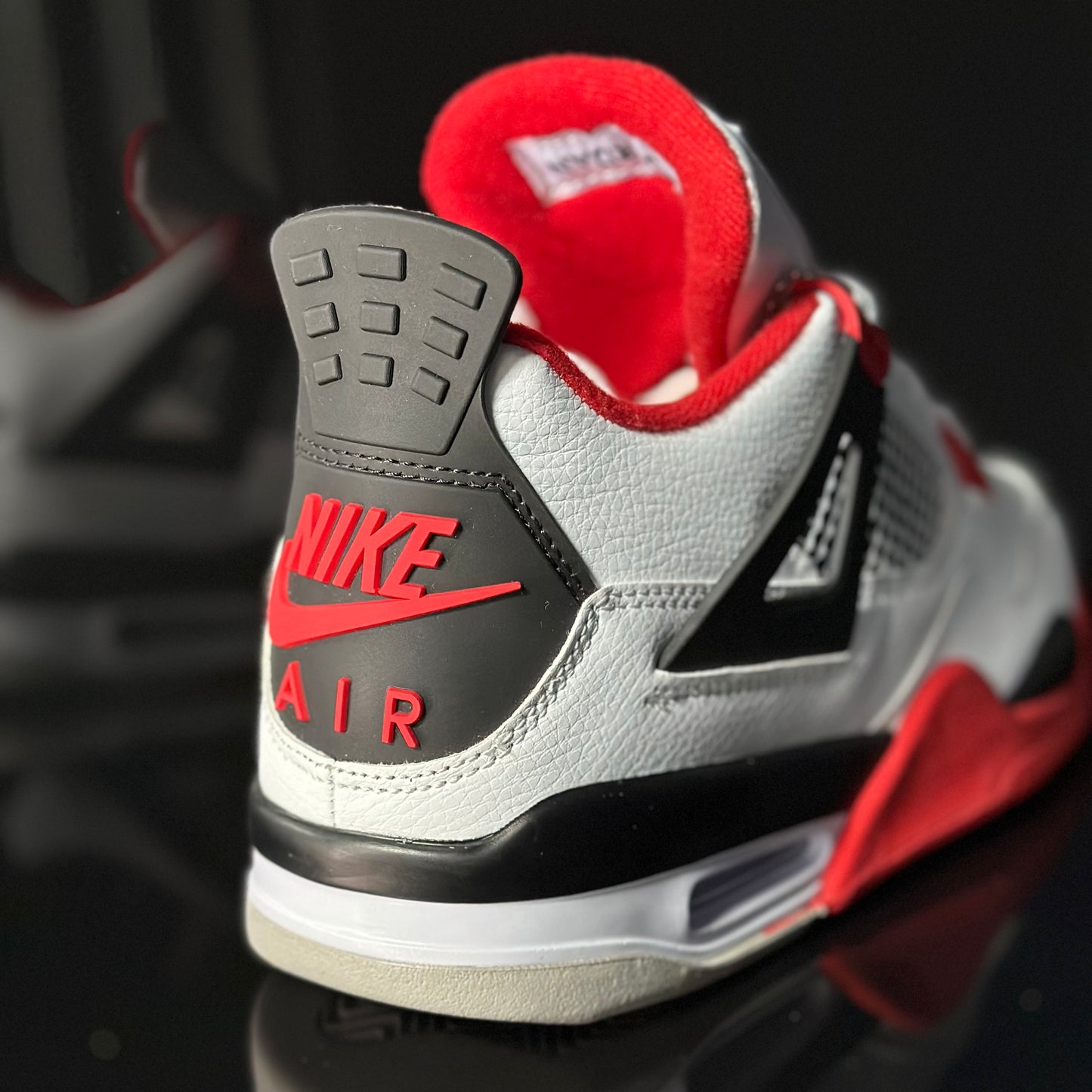 Jordan 4 Fire Red
