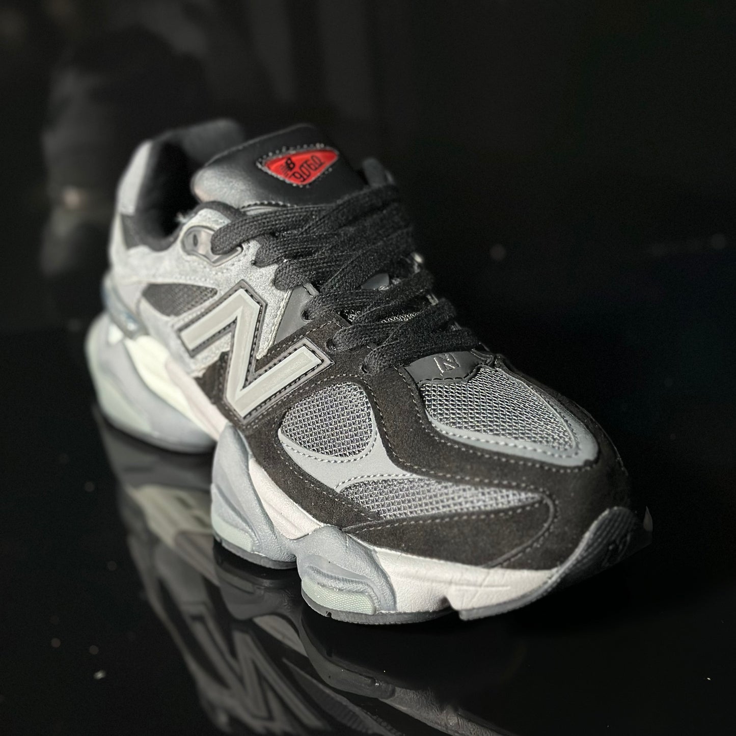 NewBalance 9060 negro con gris