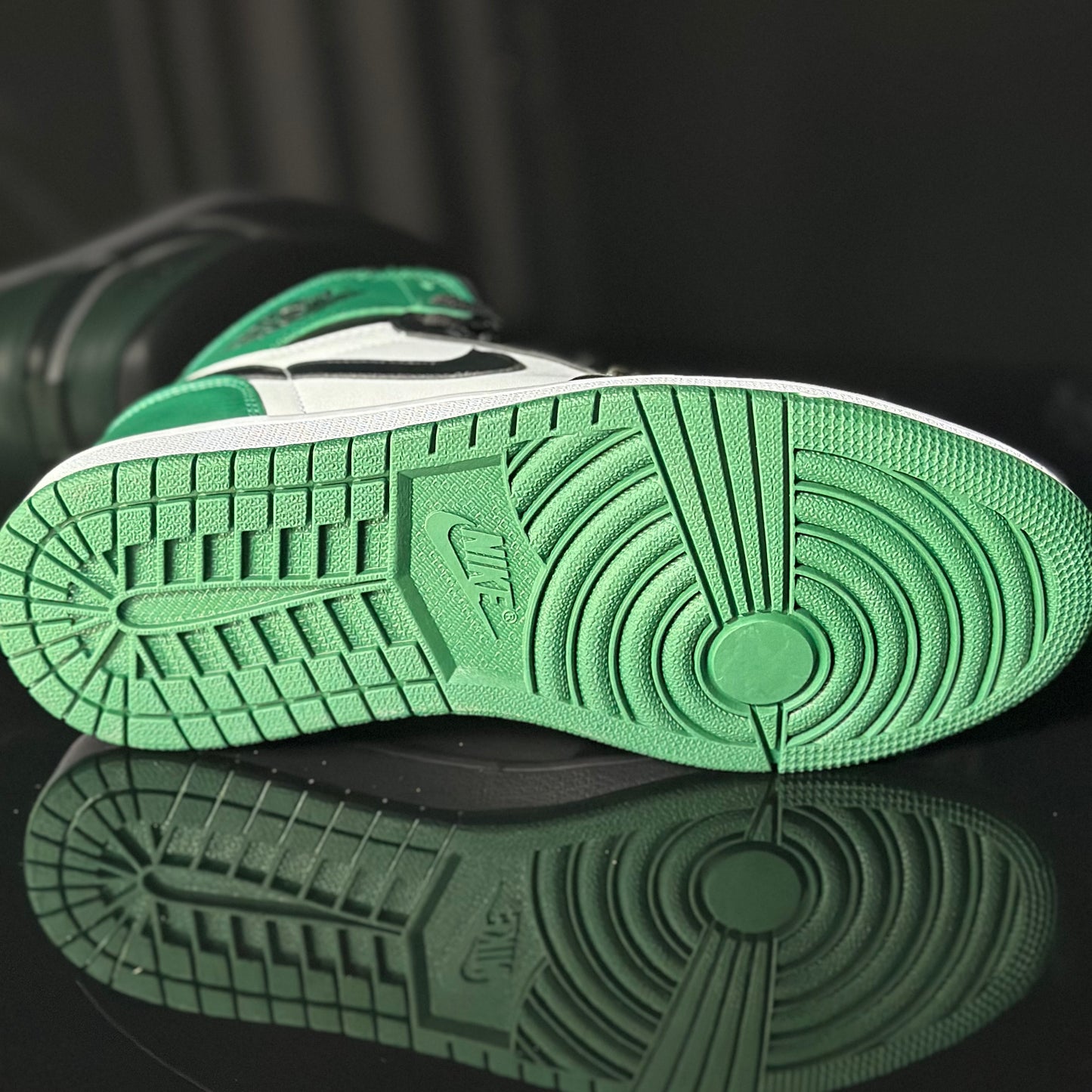 Jordan 1 High Green Toe