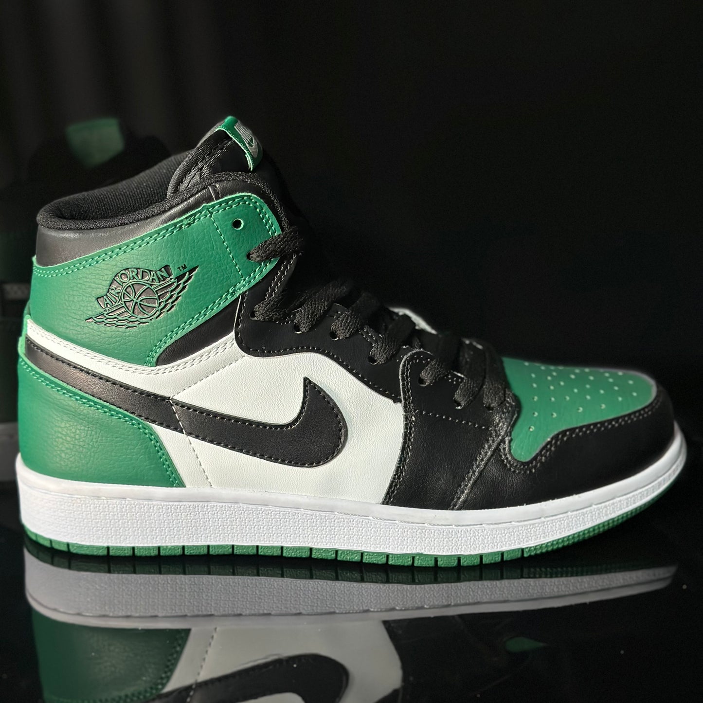 Jordan 1 High Green Toe
