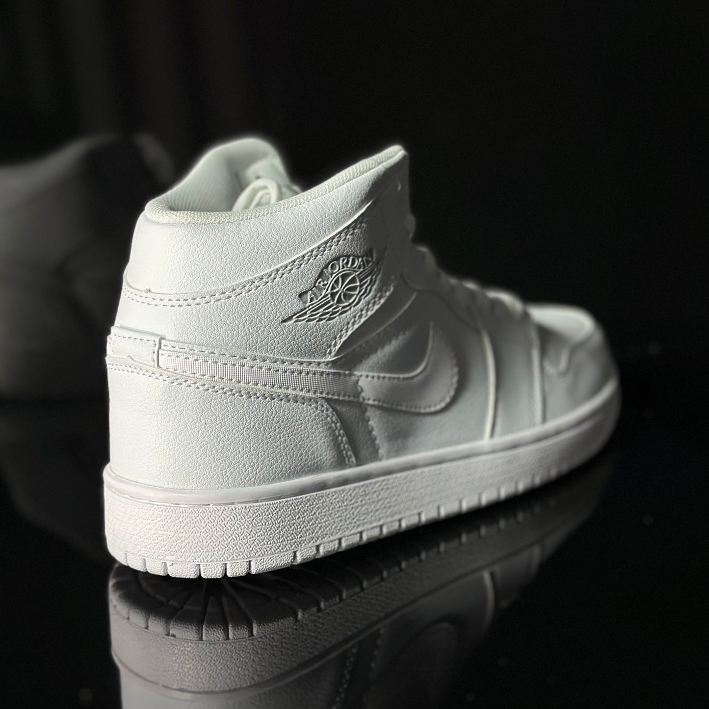 Jordan 1 mid blanco total