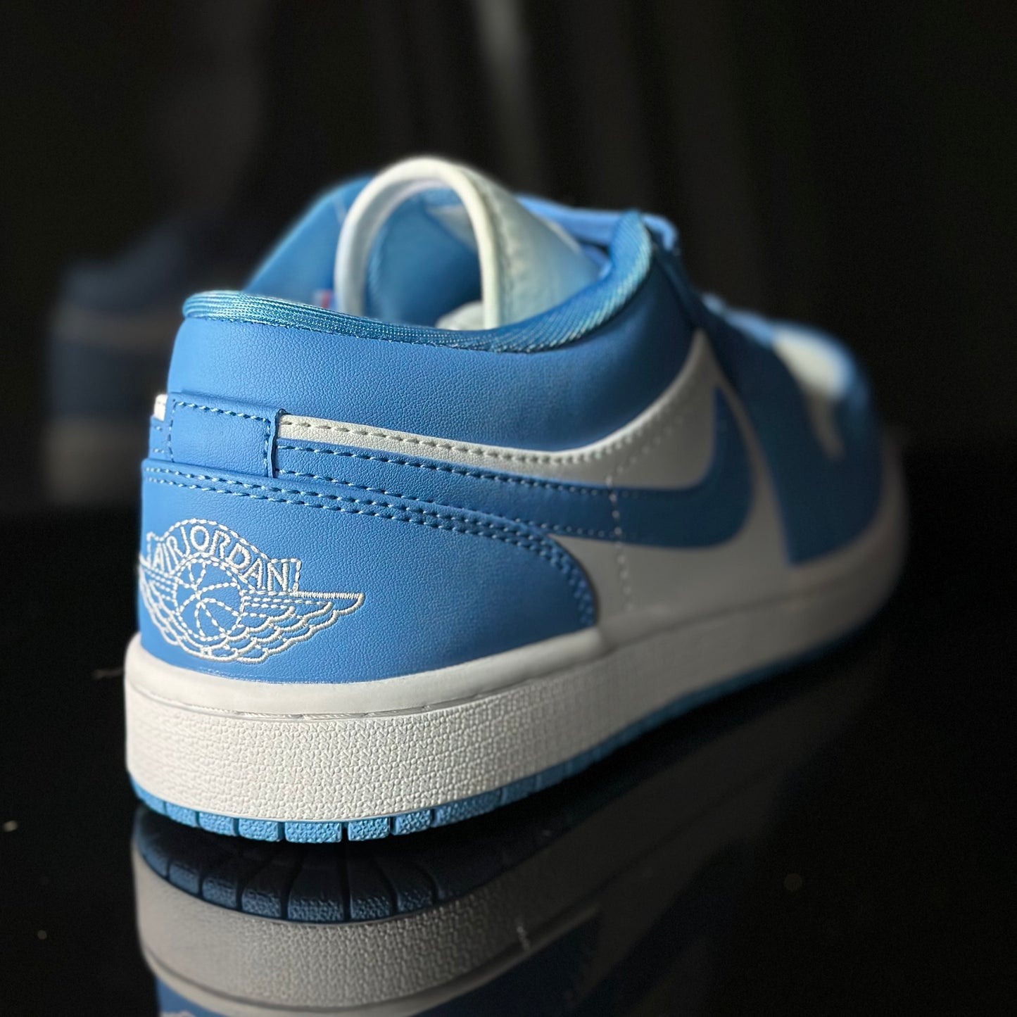 Jordan 1 Low UNC Azul