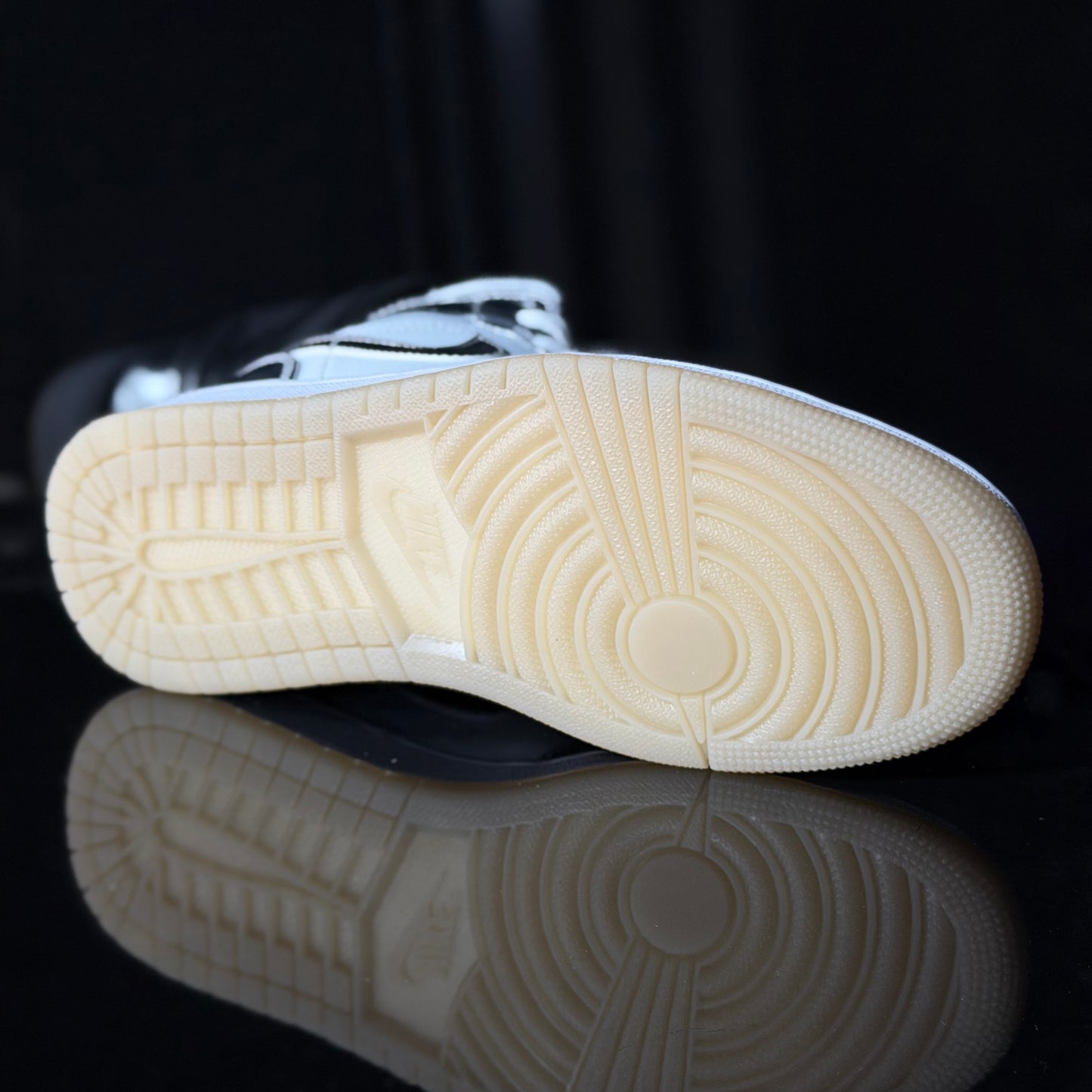 Jordan 1 mid blanco / plateado