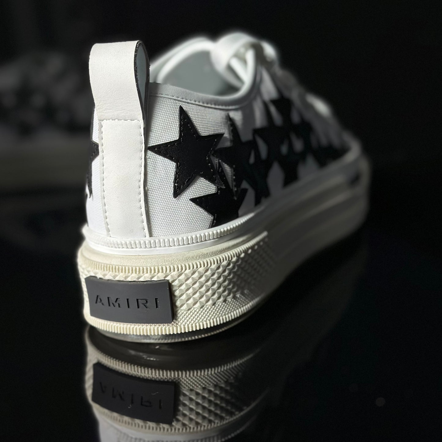 Amiri Stars Court Low en color blanco y negro (full set)