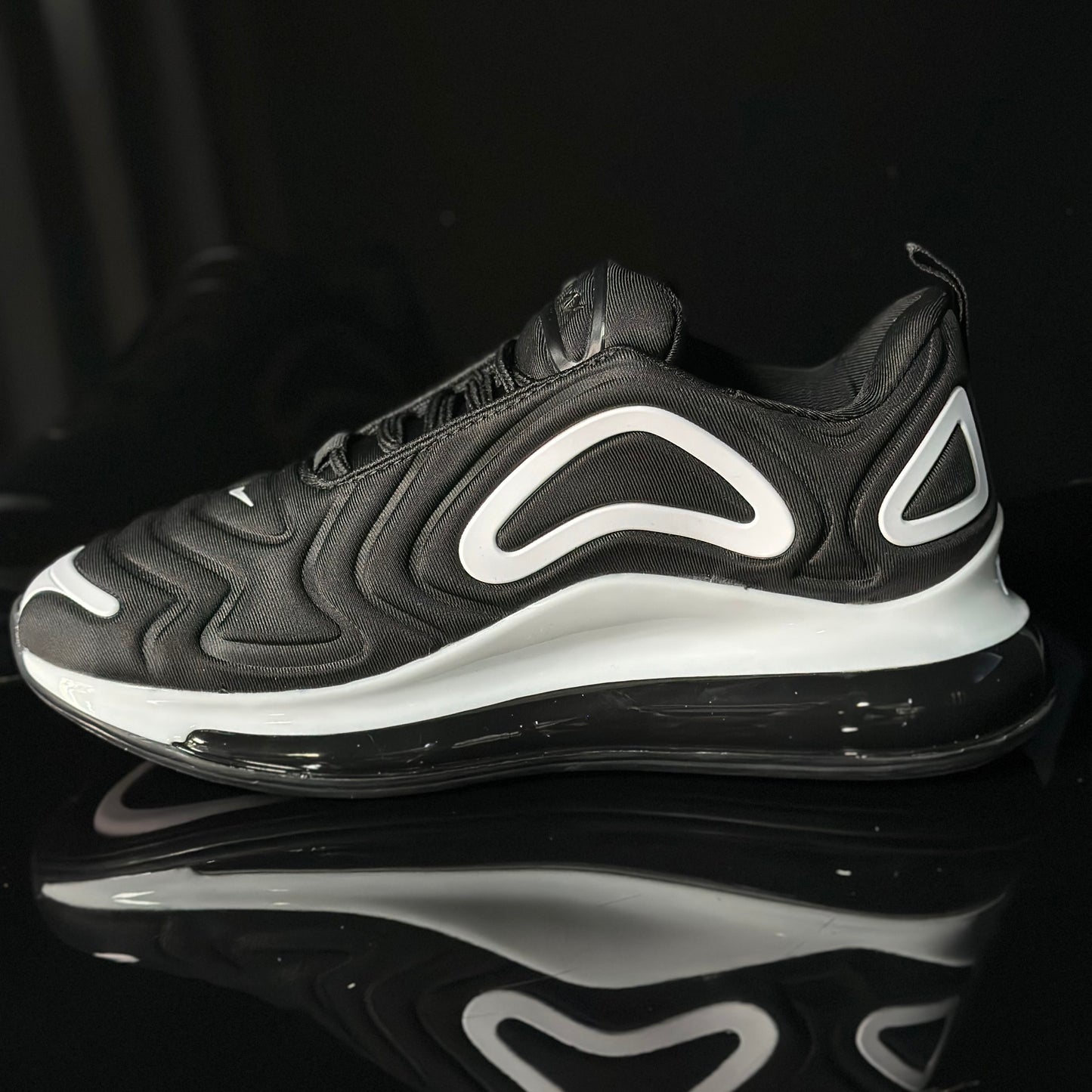 AirMax 720 tortuga negro con blanco