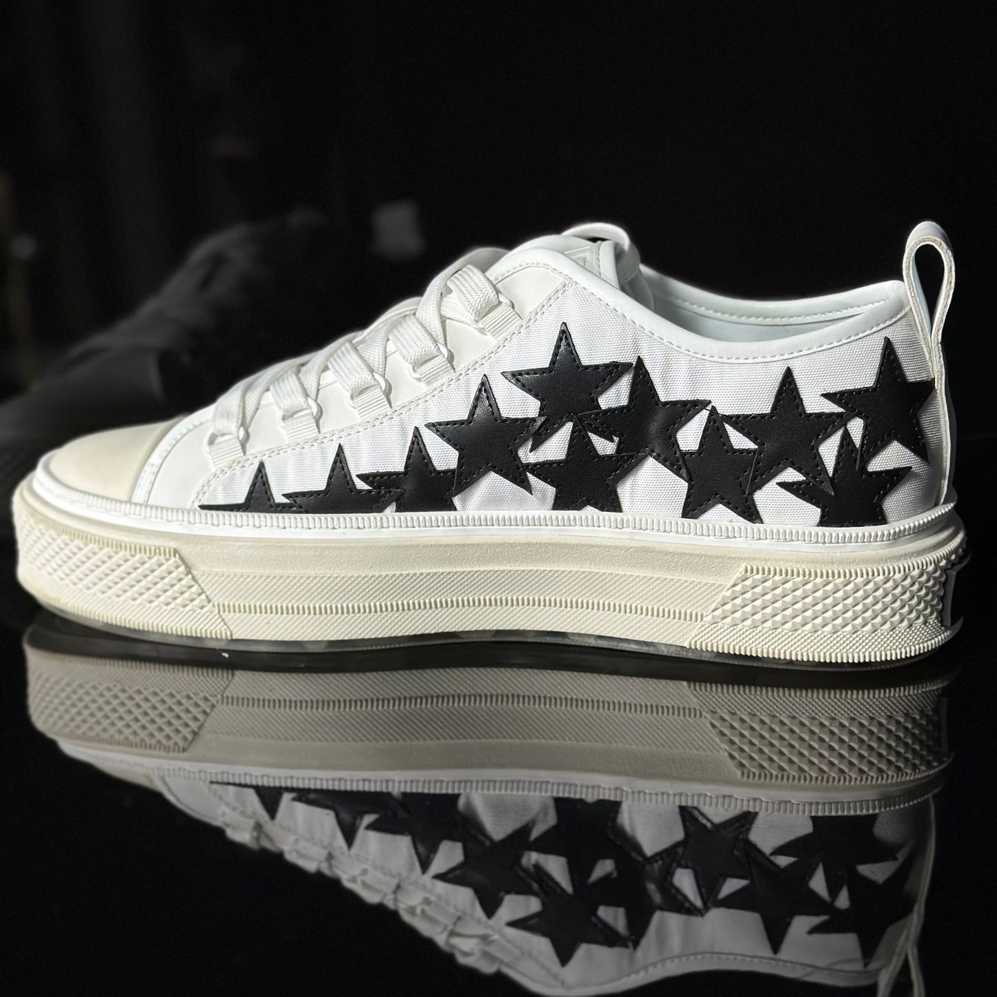 Amiri Stars Court Low en color blanco y negro (full set)