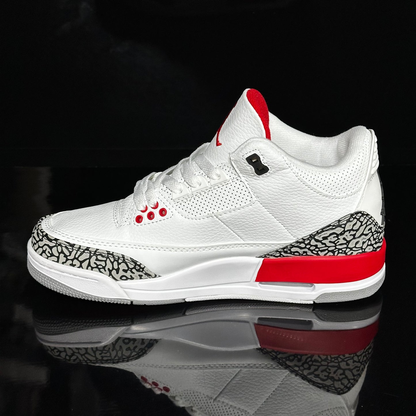 Jordan 3 Fire Red