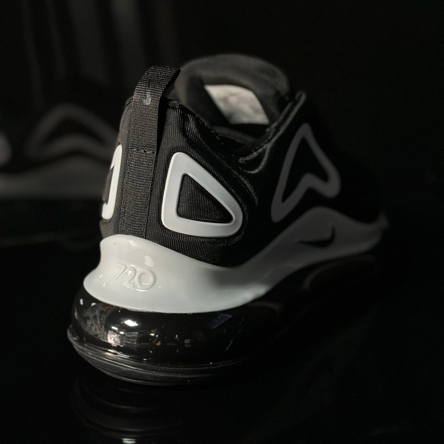 AirMax 720 tortuga negro con blanco