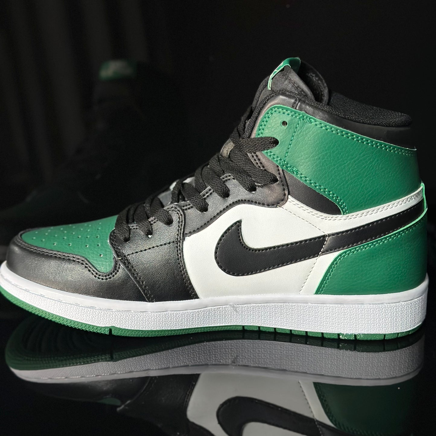 Jordan 1 High Green Toe