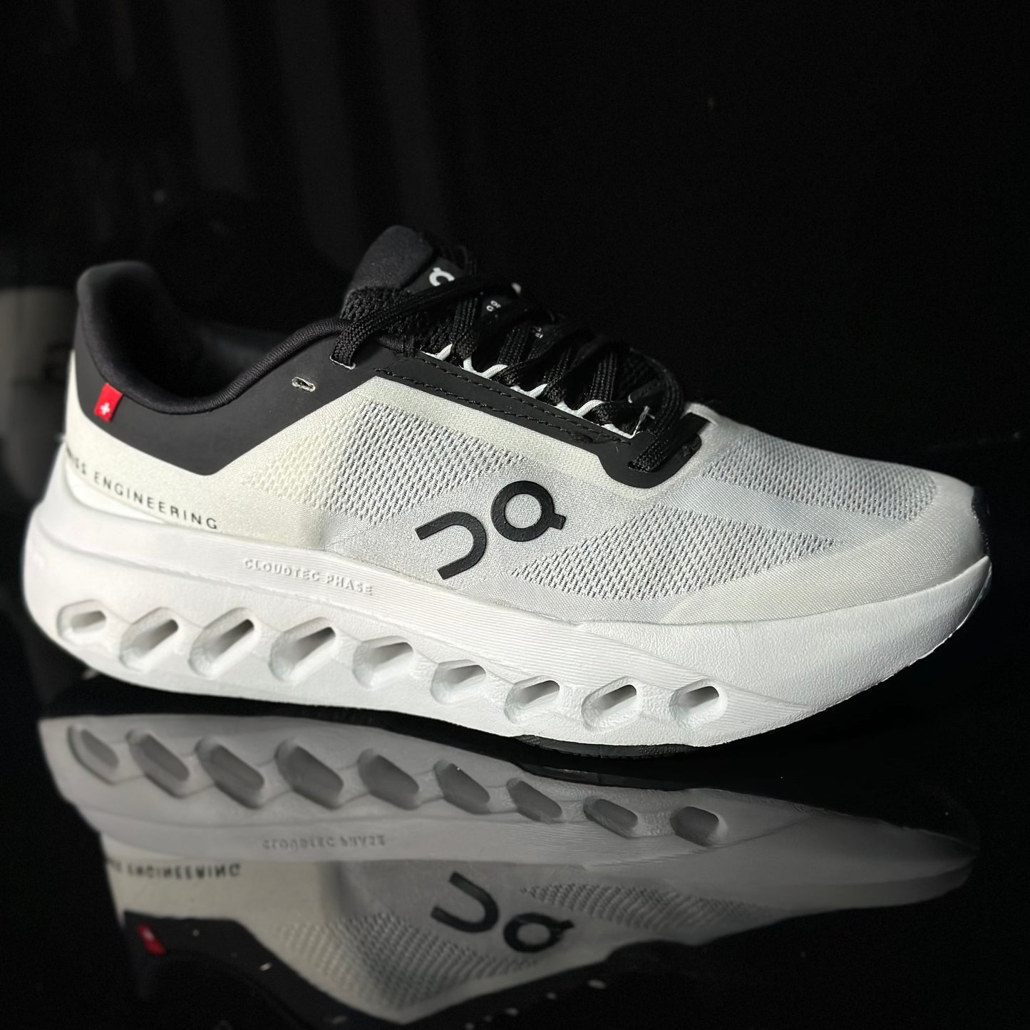 OnCloud Surfer blanco y negro